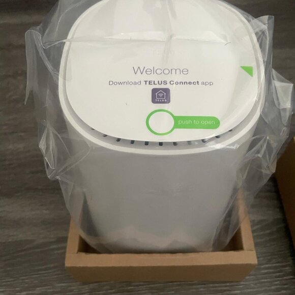 New Telus Wi-Fi Hub - Picture 1 of 2